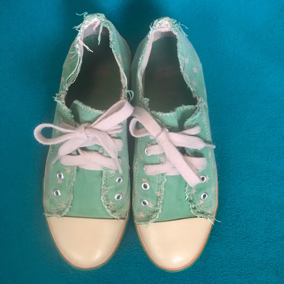 Boden Shoes - Mini Boden Green Rubber Toe Sneakers w Stars Sz 39